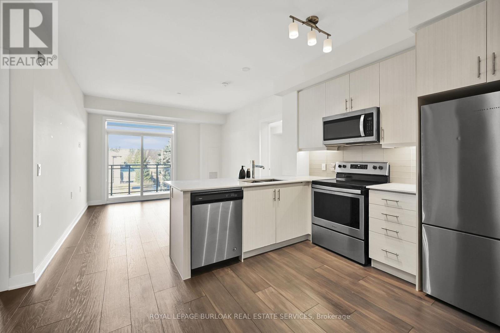 Photo 7 of 312 320 Plains Road E, Burlington ON