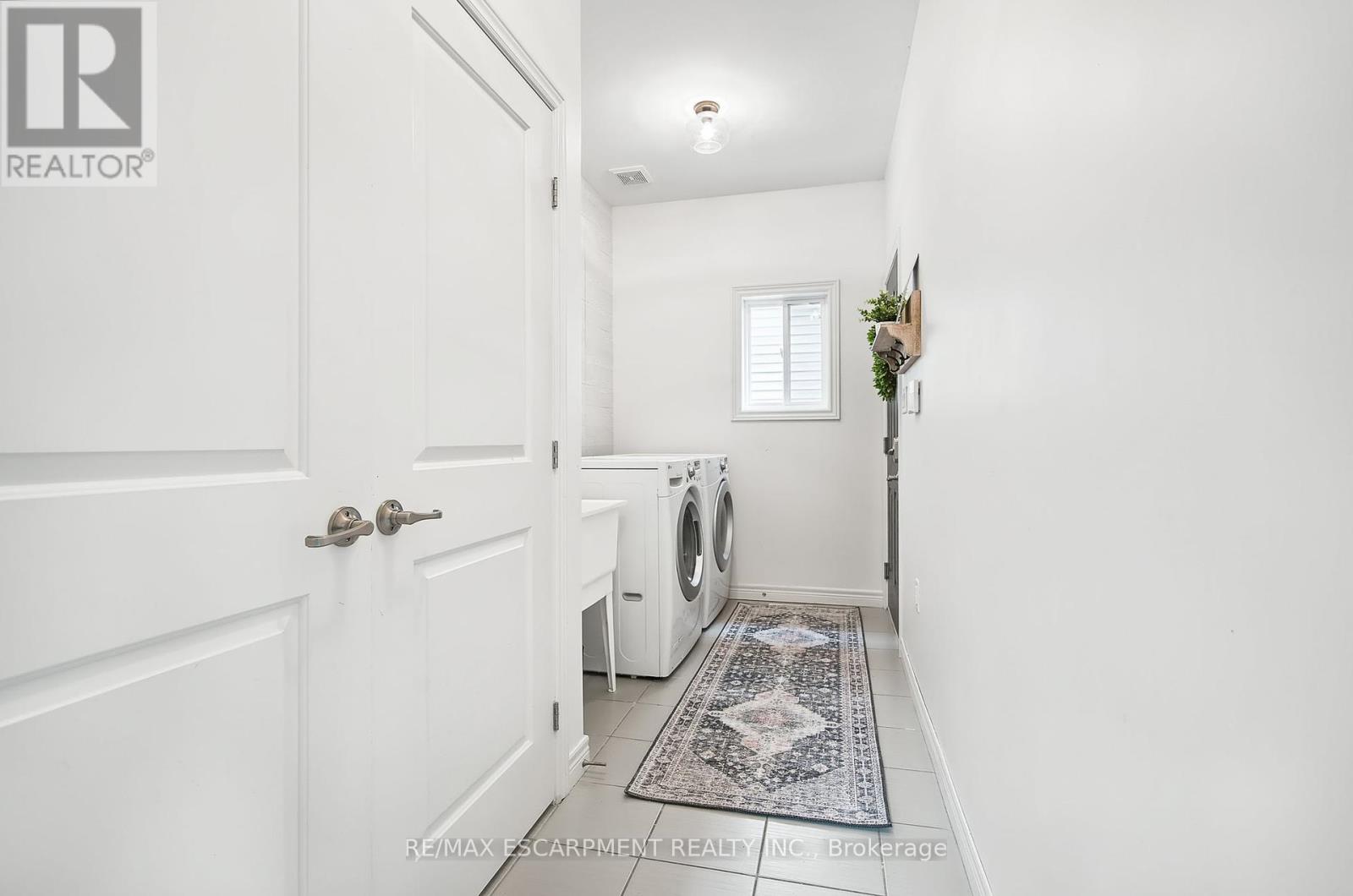 Photo 12 of 4884 Allan Court, Lincoln ON