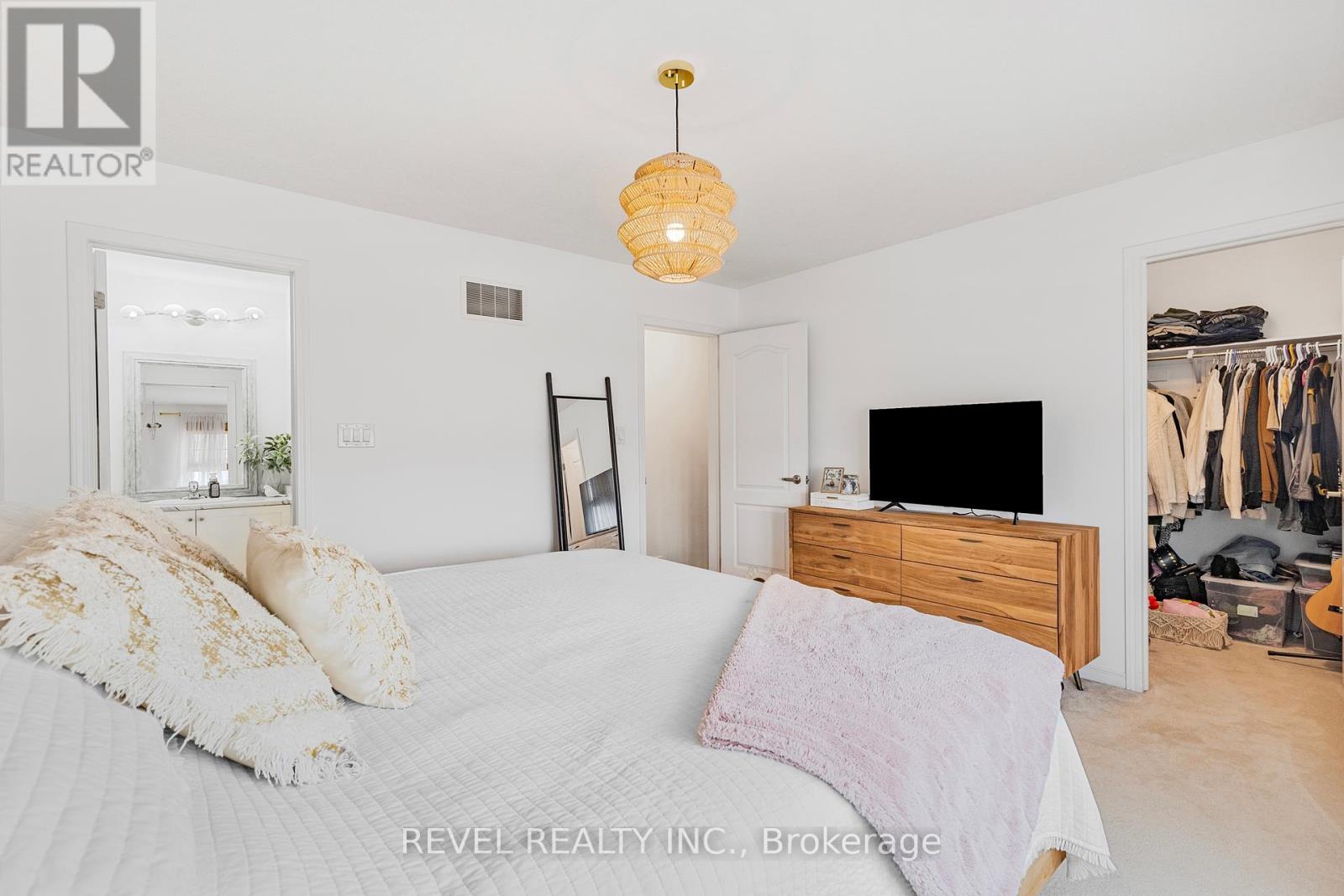 Photo 3 of 154 Maclachlan Avenue, Haldimand ON