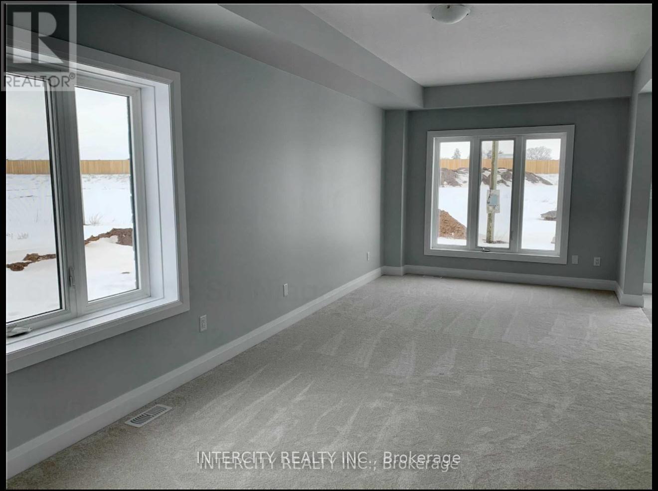 Photo 12 of 6697 Cropp Street, Niagara Falls ON