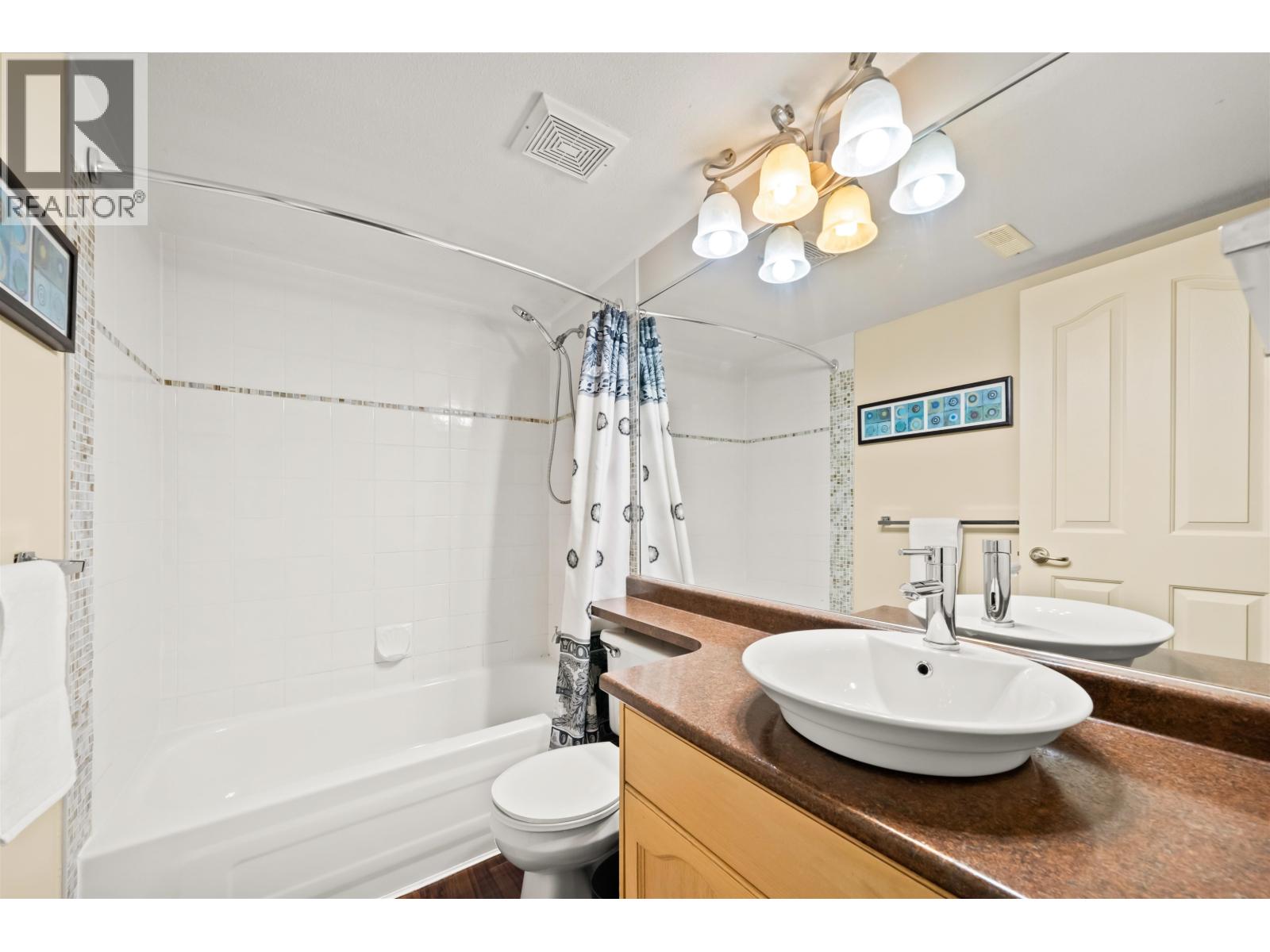 Photo 17 of 3302 Robson Drive, Coquitlam BC