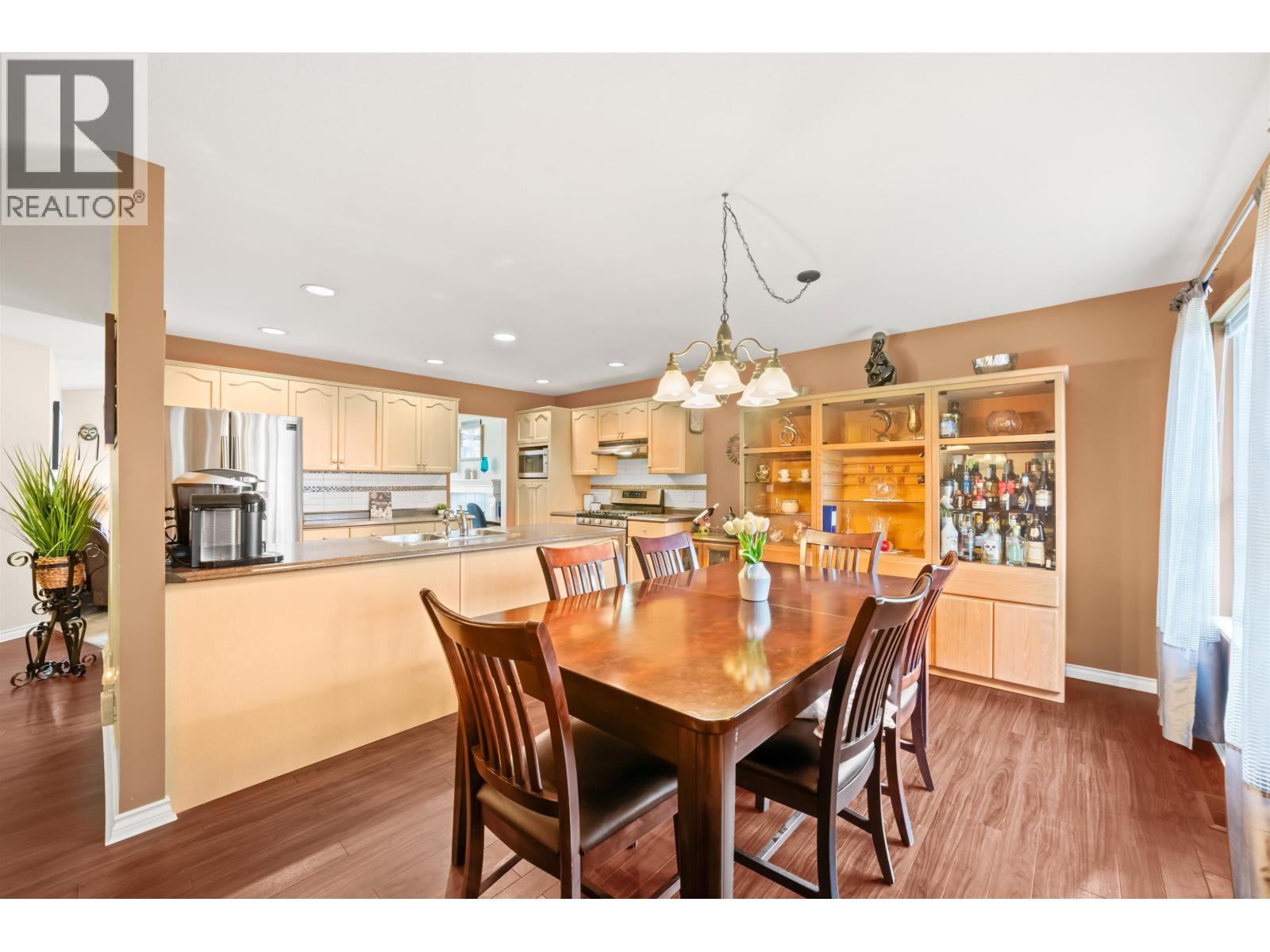 Photo 6 of 3302 Robson Drive, Coquitlam BC