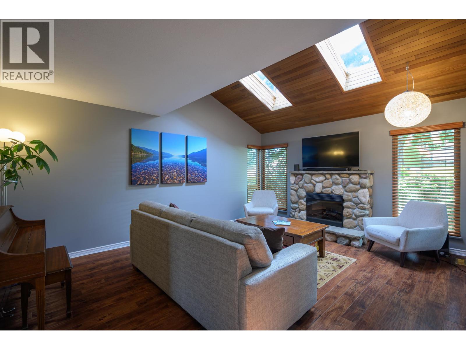 Photo 10 of 5627 Timbervalley Road, Delta BC