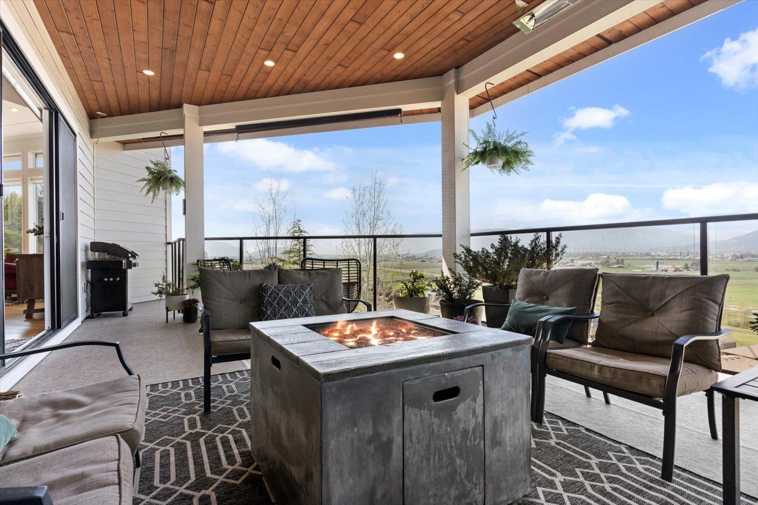 Photo 4 of 55 50778 Ledgestone Place Eastern Hillsides, Chilliwack BC