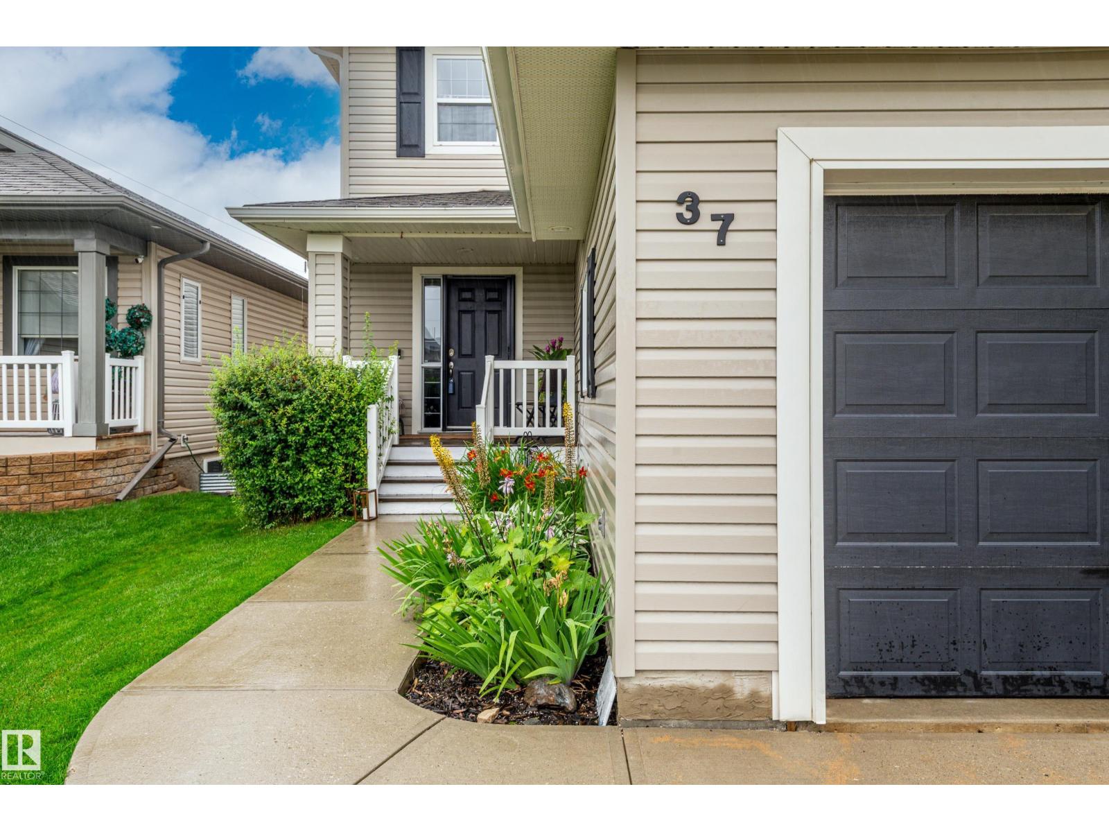 Photo 2 of 37 Grayridge Cr, Stony Plain AB