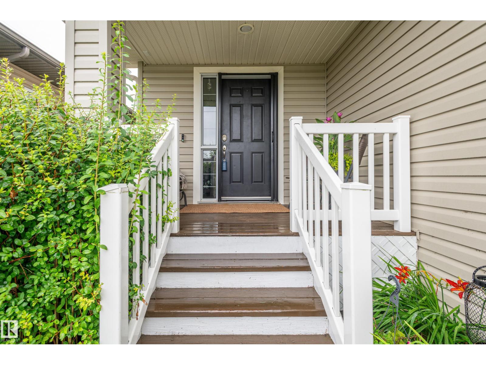 Photo 3 of 37 Grayridge Cr, Stony Plain AB
