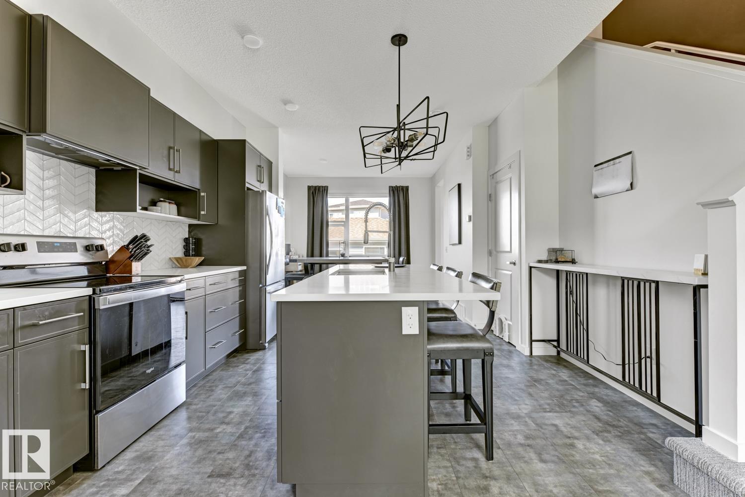 Photo 30 of 2150 Maple Rd Nw, Edmonton AB