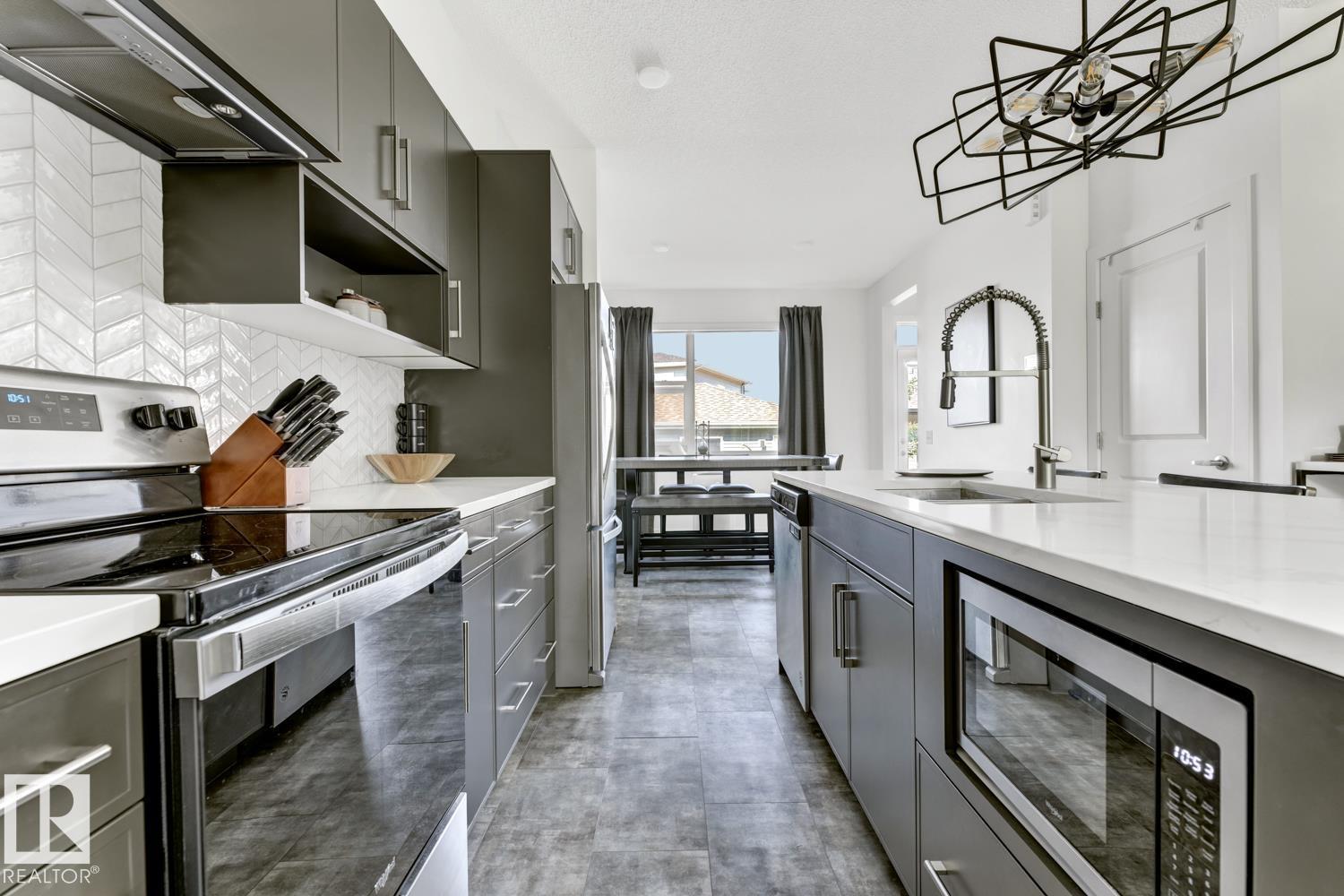 Photo 18 of 2150 Maple Rd Nw, Edmonton AB