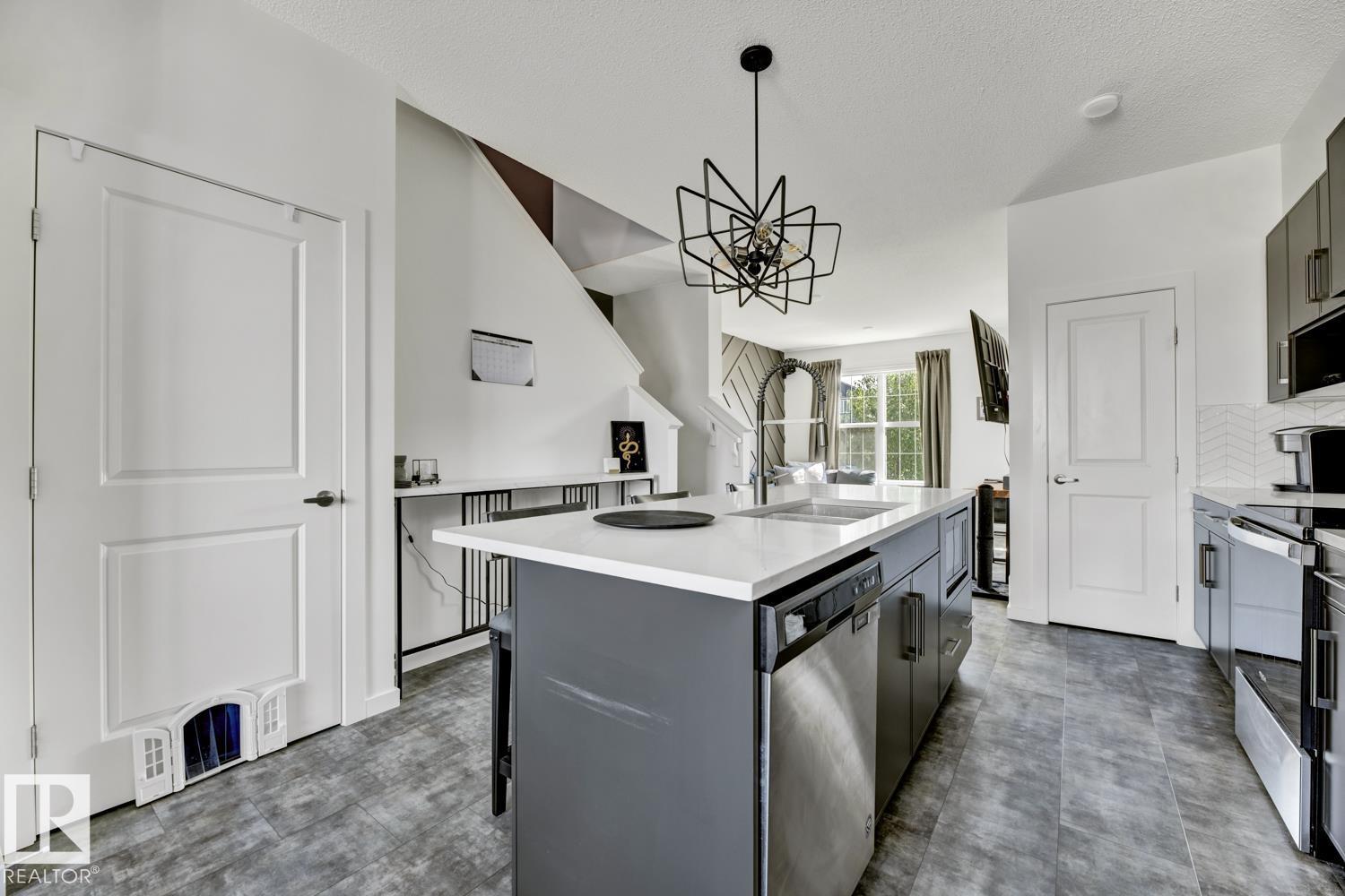 Photo 31 of 2150 Maple Rd Nw, Edmonton AB