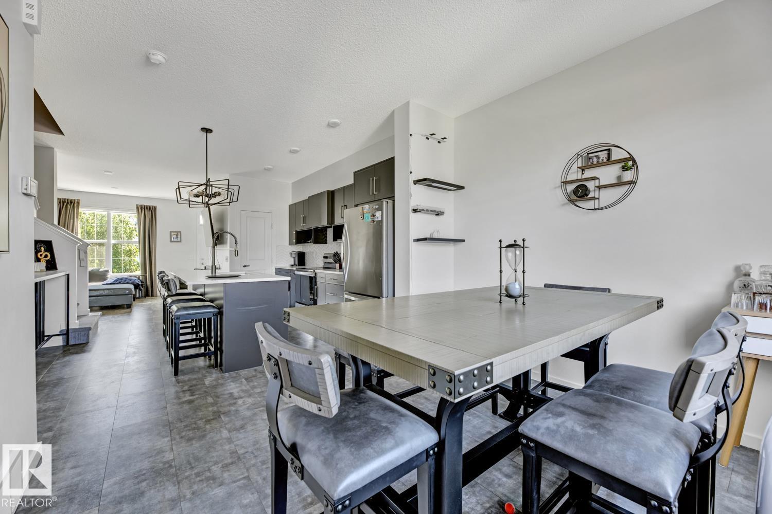 Photo 6 of 2150 Maple Rd Nw, Edmonton AB