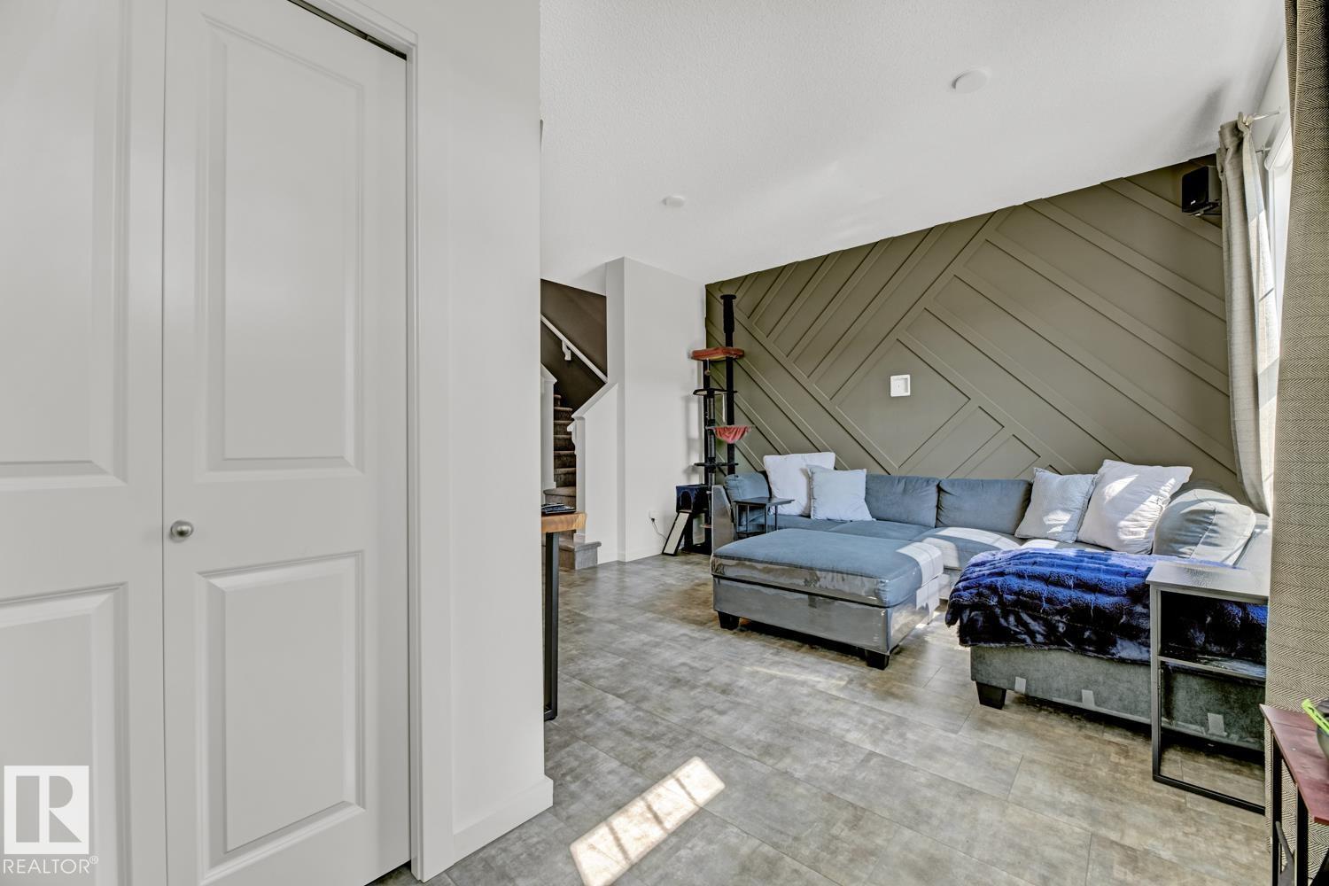 Photo 32 of 2150 Maple Rd Nw, Edmonton AB