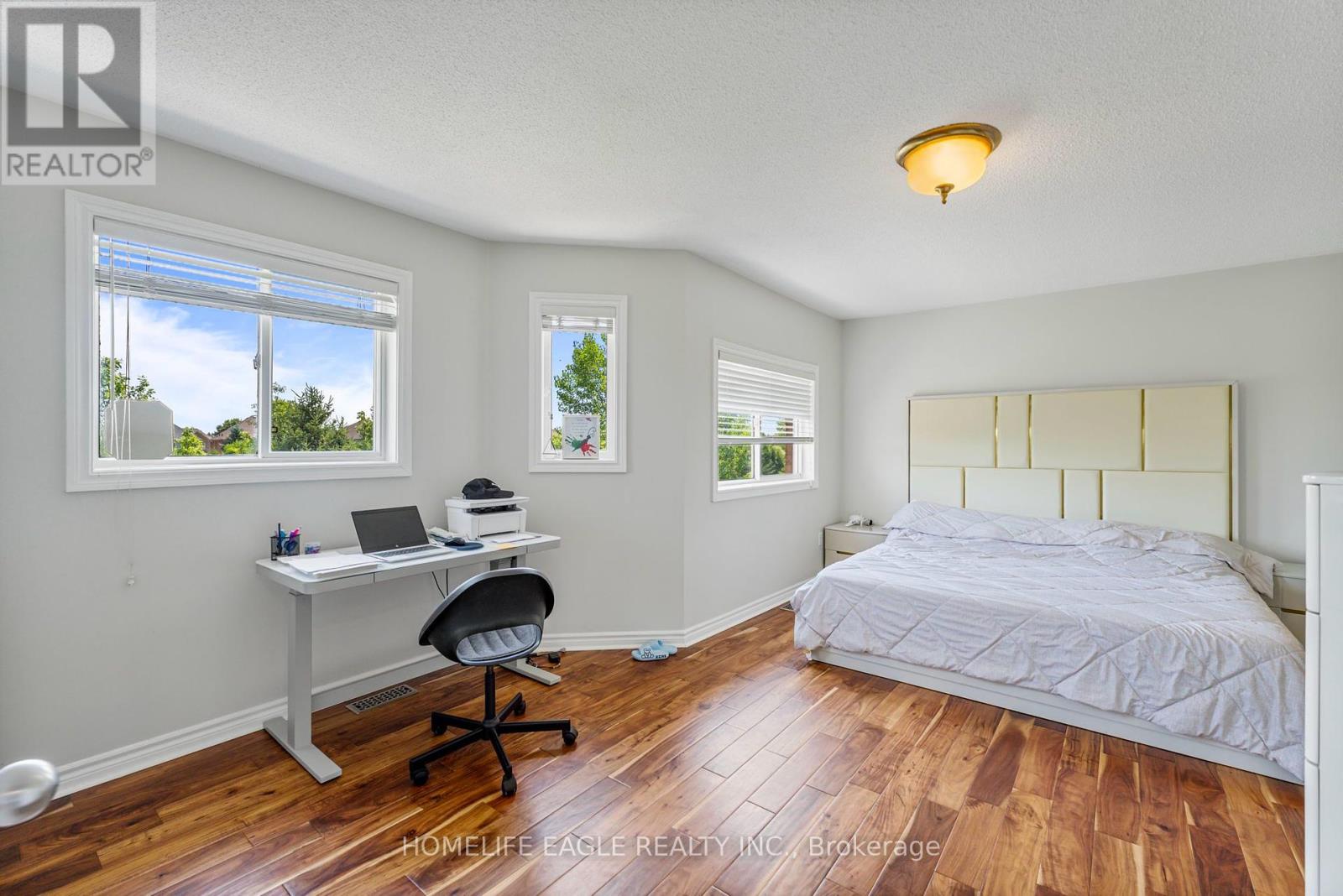 Photo 12 of 63 Raintree Crescent, Richmond Hill ON