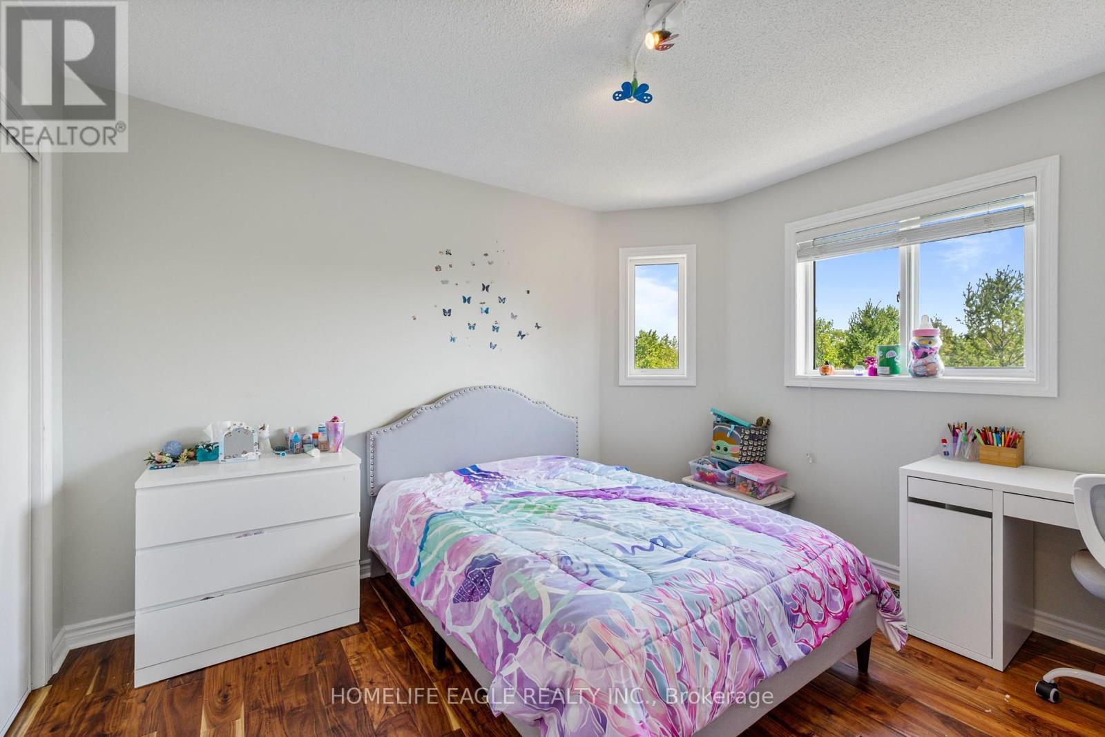 Photo 4 of 63 Raintree Crescent, Richmond Hill ON