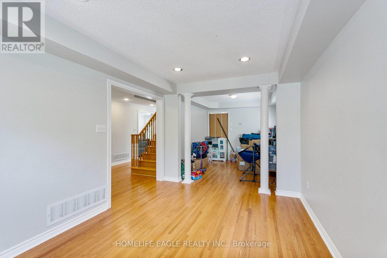 Photo 15 of 63 Raintree Crescent, Richmond Hill ON