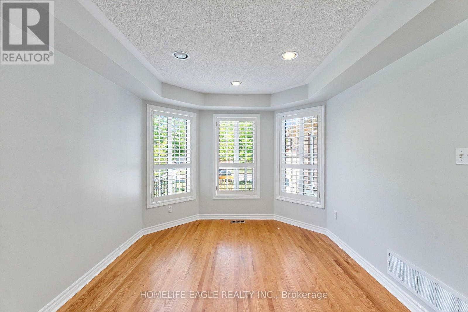 Photo 9 of 63 Raintree Crescent, Richmond Hill ON