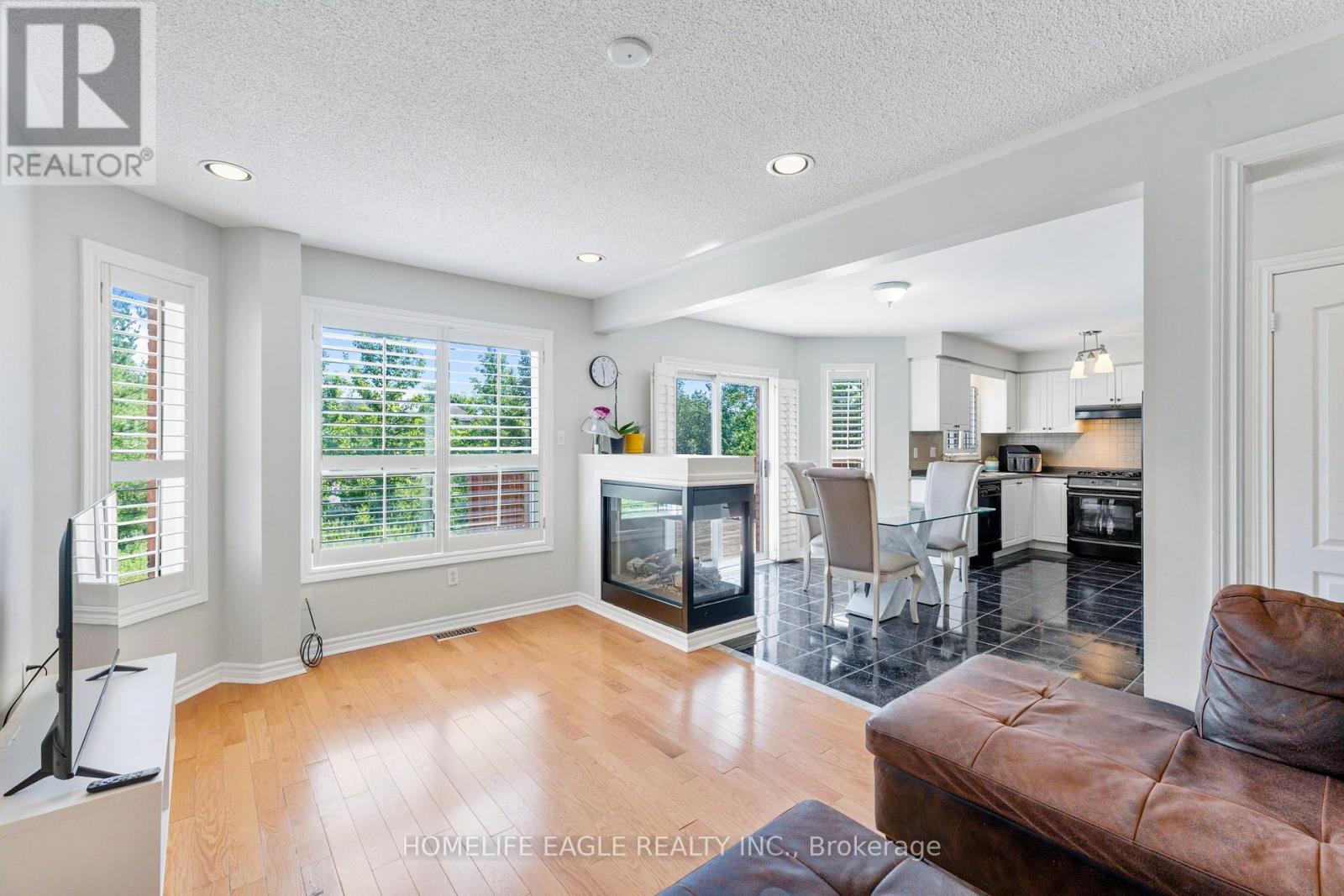 Photo 16 of 63 Raintree Crescent, Richmond Hill ON