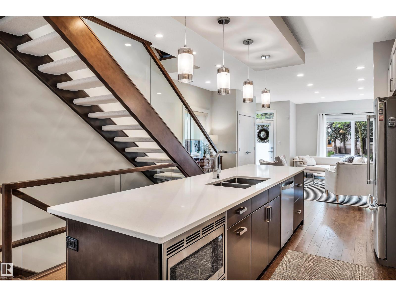 Photo 14 of 10925 127 St Nw, Edmonton AB