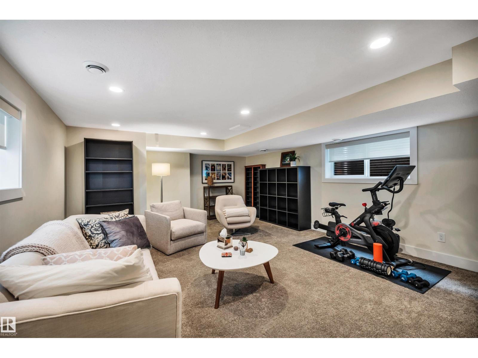 Photo 35 of 10925 127 St Nw, Edmonton AB