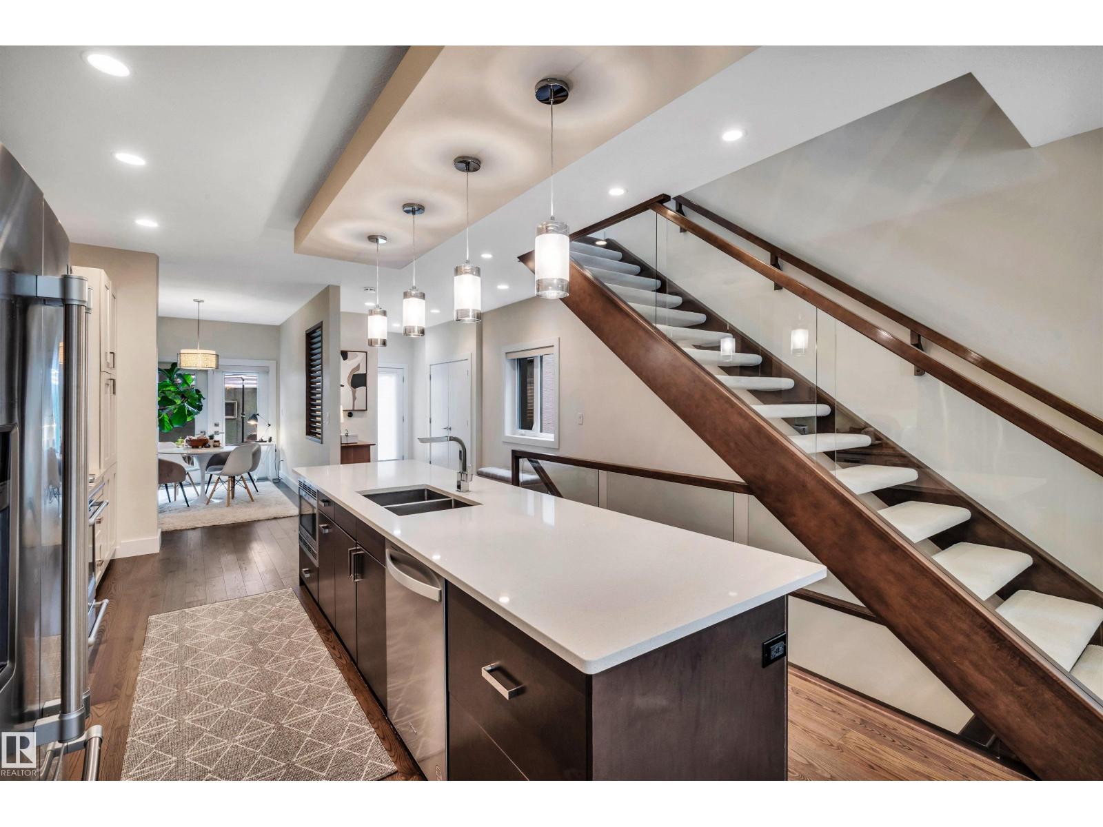 Photo 11 of 10925 127 St Nw, Edmonton AB