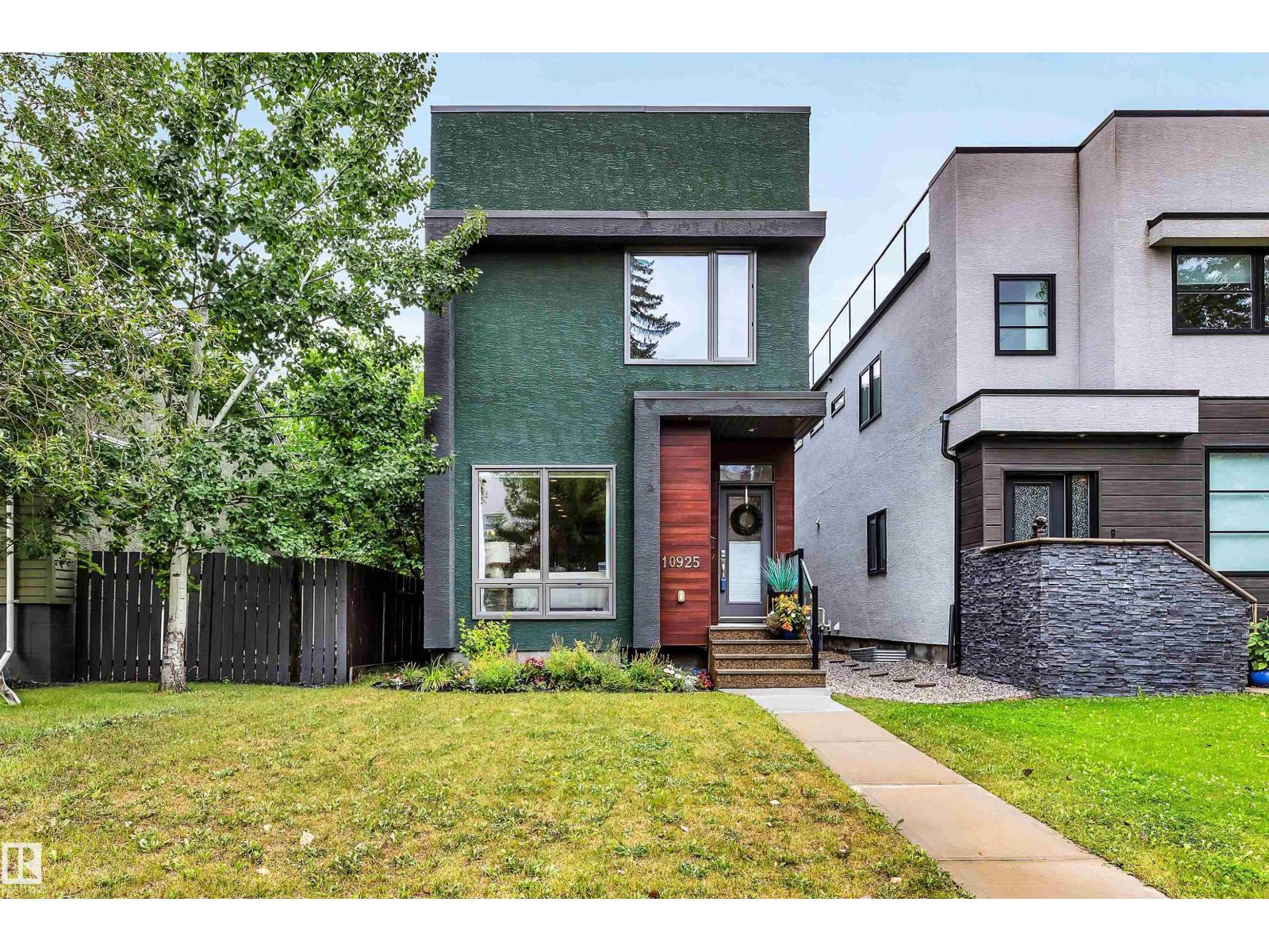 Photo 1 of 10925 127 St Nw, Edmonton AB