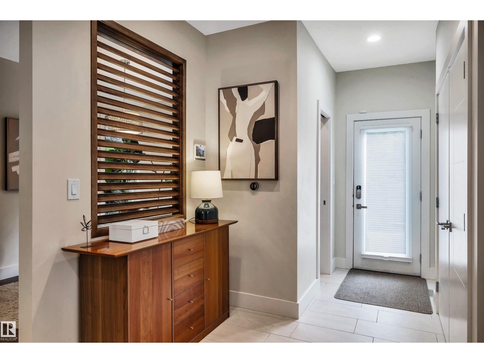 Photo 19 of 10925 127 St Nw, Edmonton AB