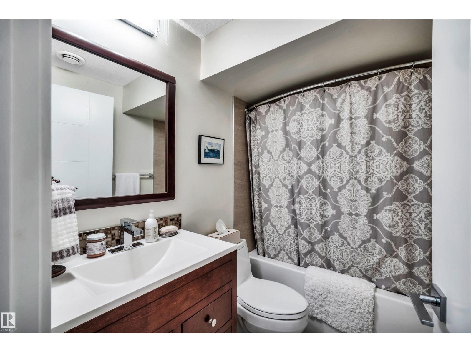 Photo 39 of 10925 127 St Nw, Edmonton AB