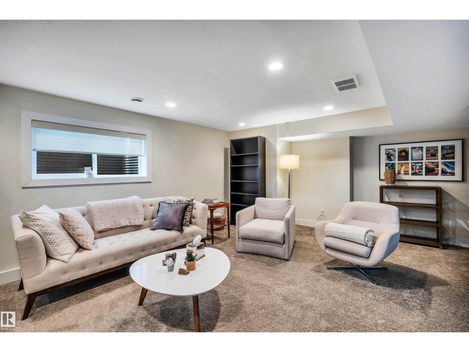 Photo 36 of 10925 127 St Nw, Edmonton AB