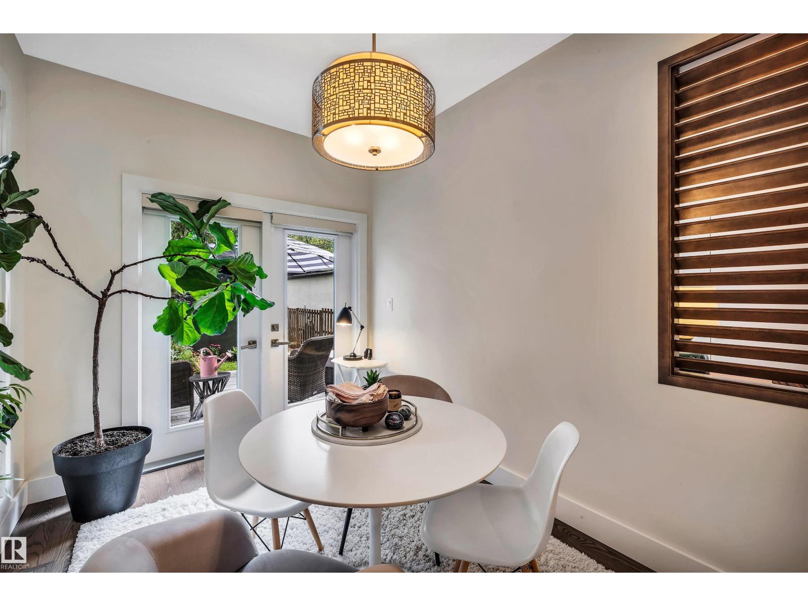 Photo 17 of 10925 127 St Nw, Edmonton AB