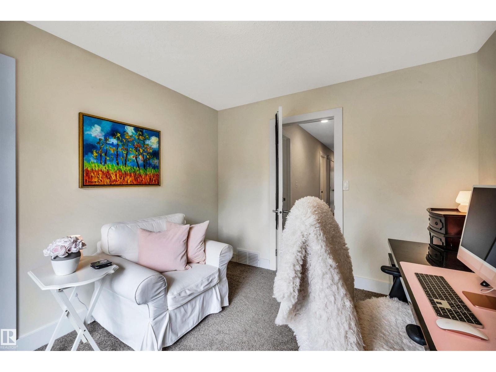 Photo 31 of 10925 127 St Nw, Edmonton AB