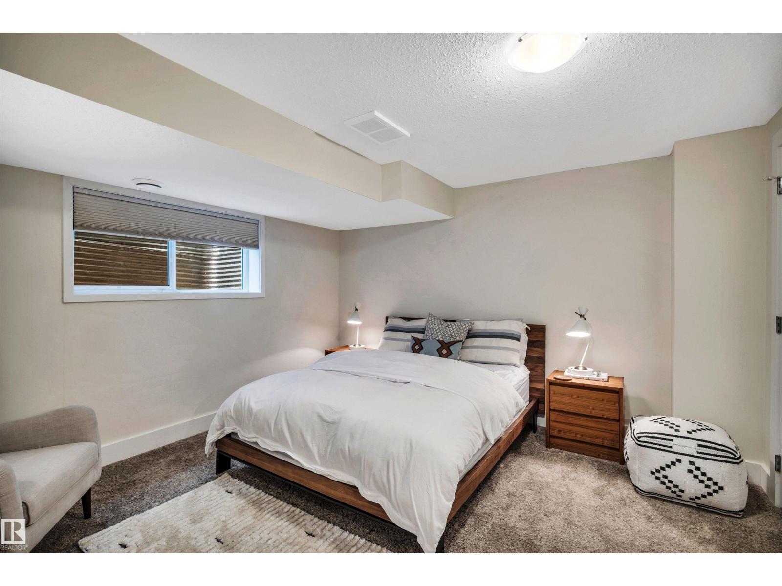 Photo 37 of 10925 127 St Nw, Edmonton AB