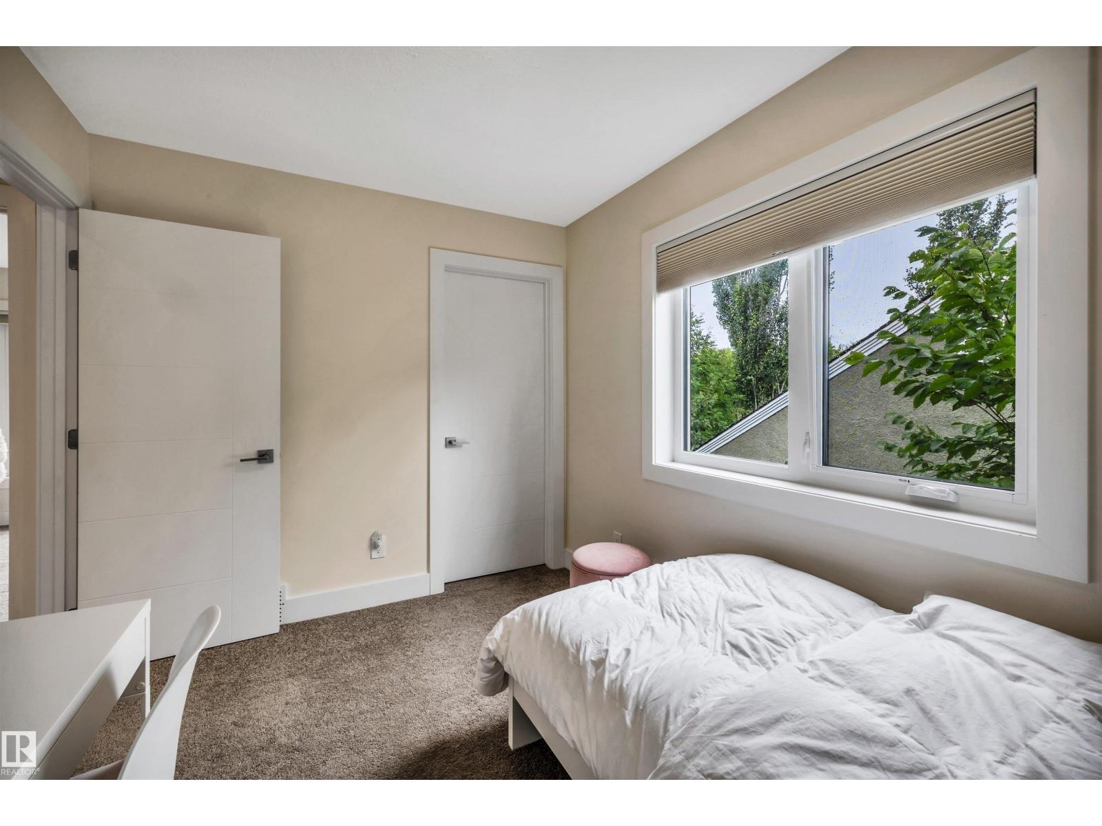 Photo 33 of 10925 127 St Nw, Edmonton AB