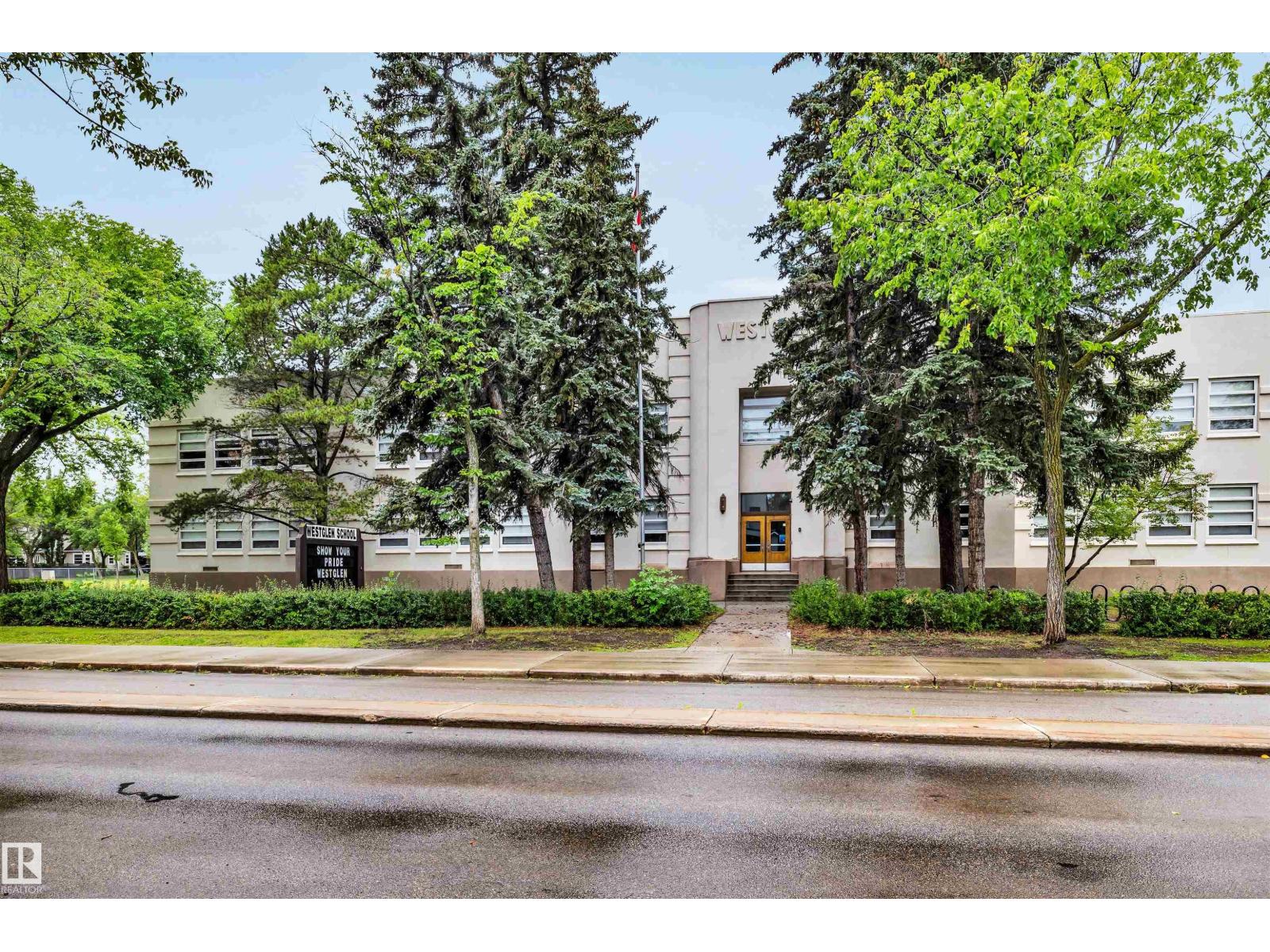 Photo 47 of 10925 127 St Nw, Edmonton AB
