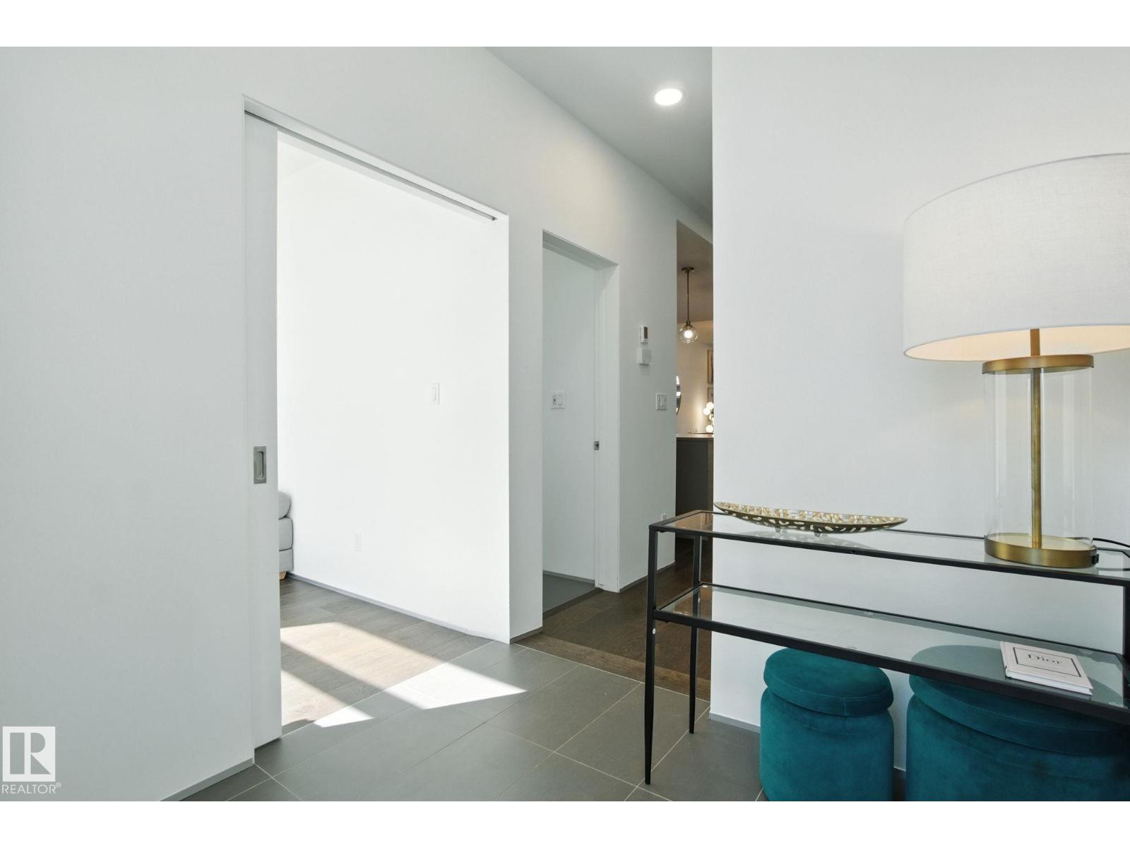 Photo 6 of 10626 127 St Nw, Edmonton AB