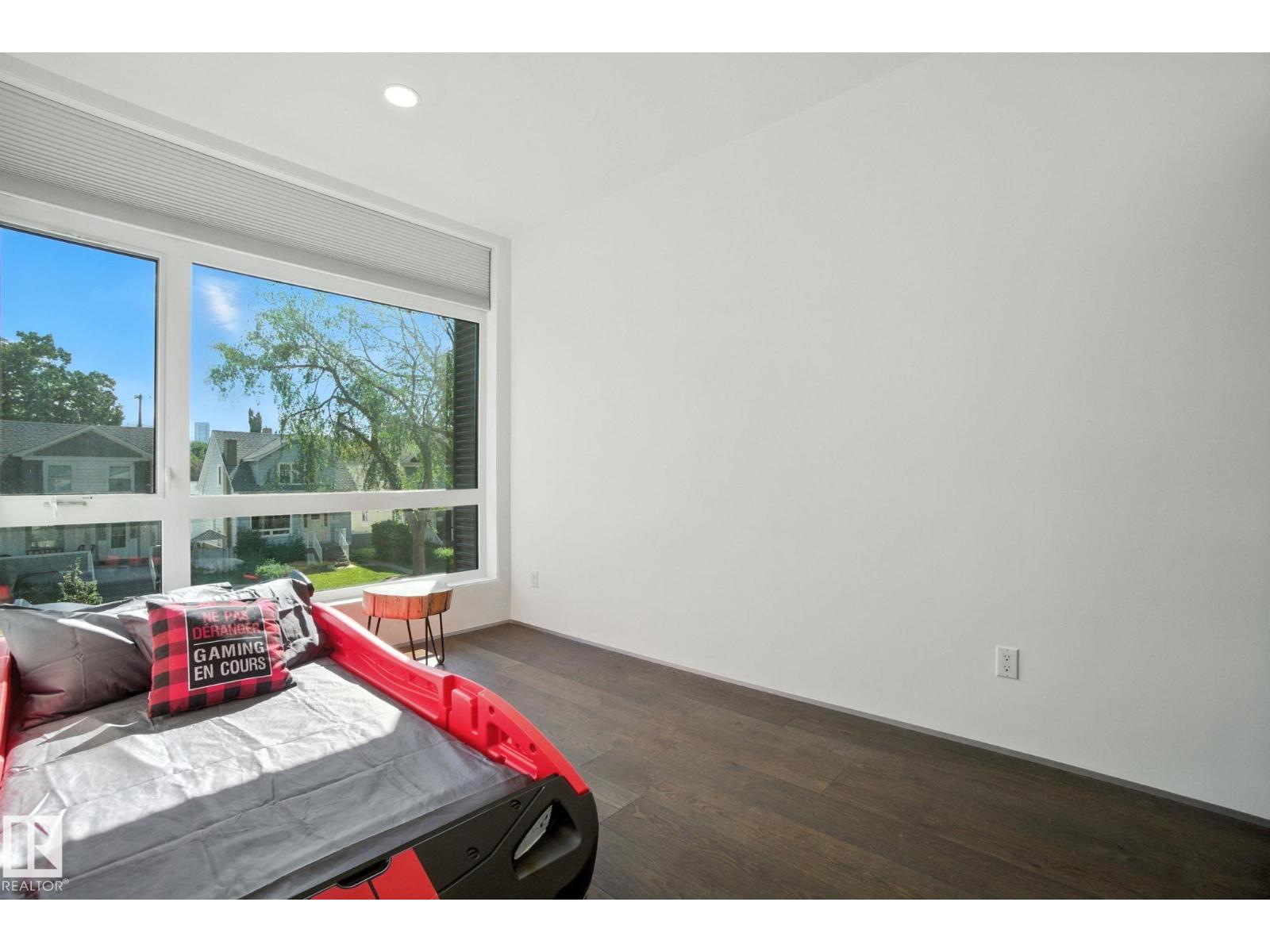 Photo 23 of 10626 127 St Nw, Edmonton AB