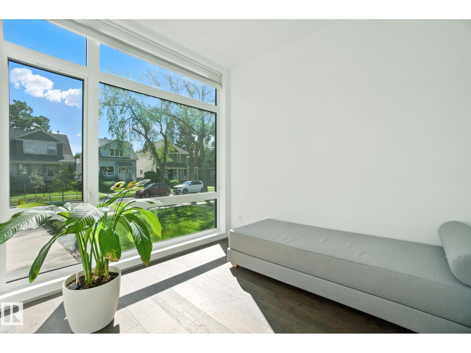 Photo 20 of 10626 127 St Nw, Edmonton AB