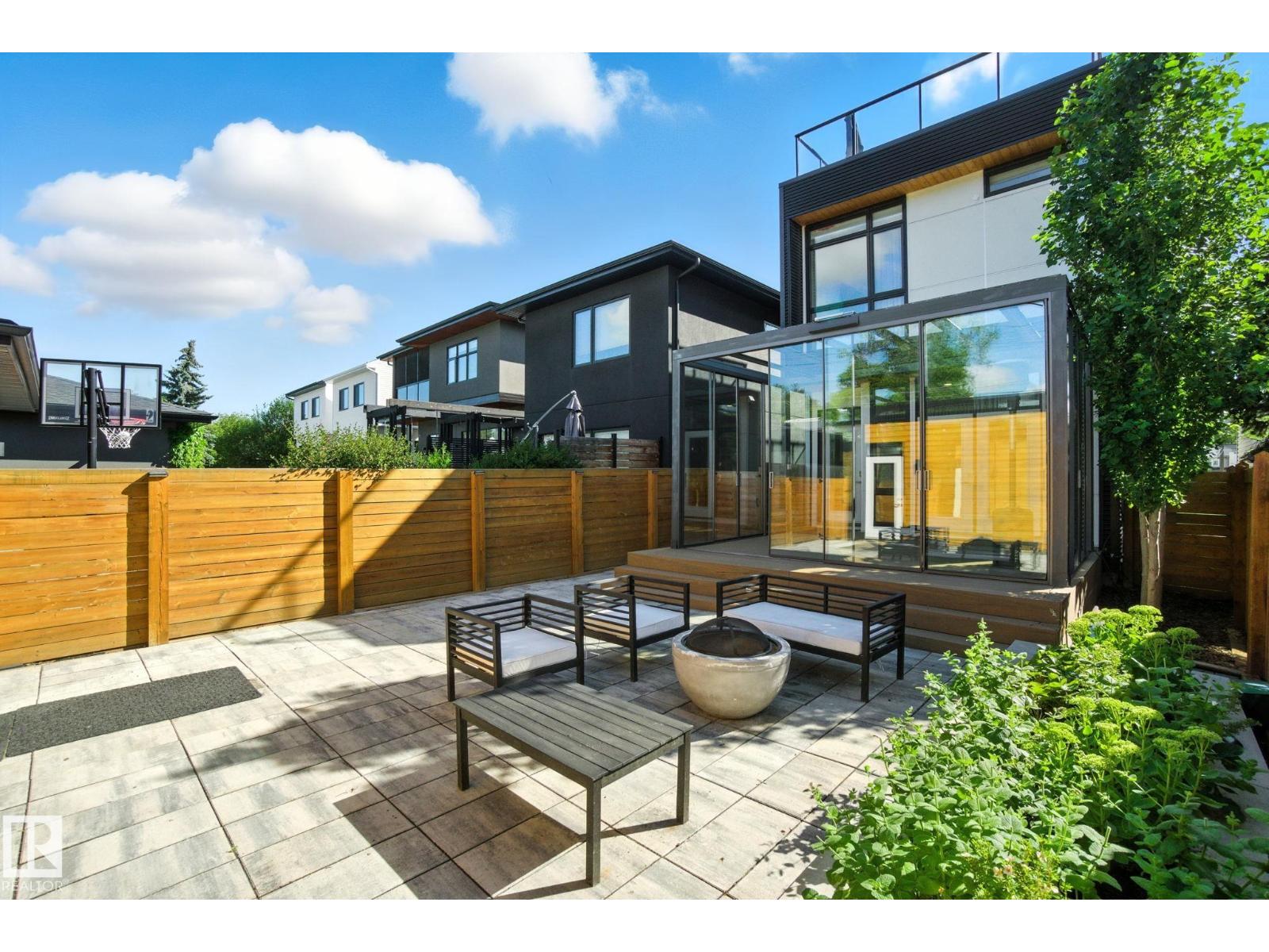 Photo 61 of 10626 127 St Nw, Edmonton AB