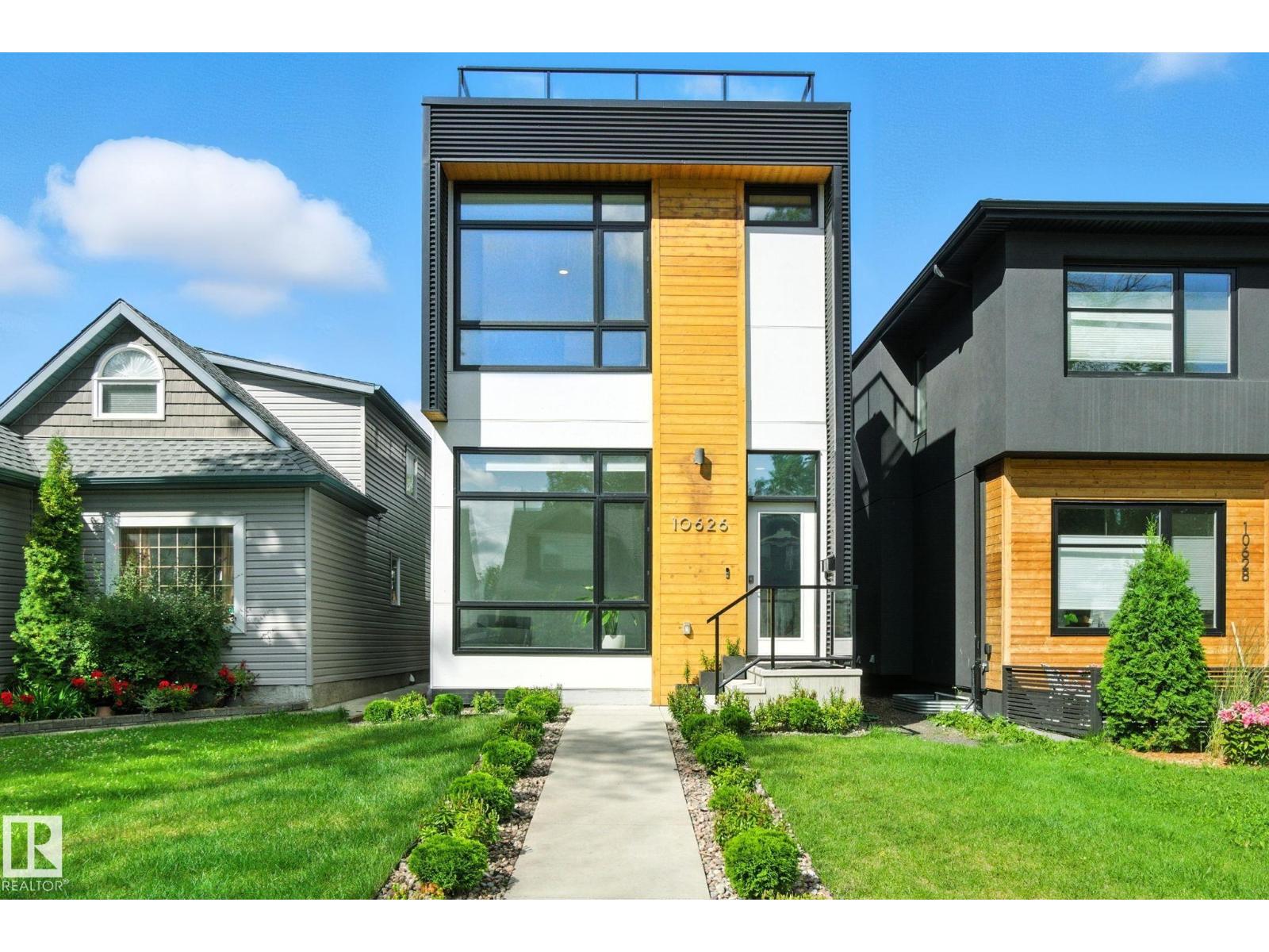 Photo 1 of 10626 127 St Nw, Edmonton AB