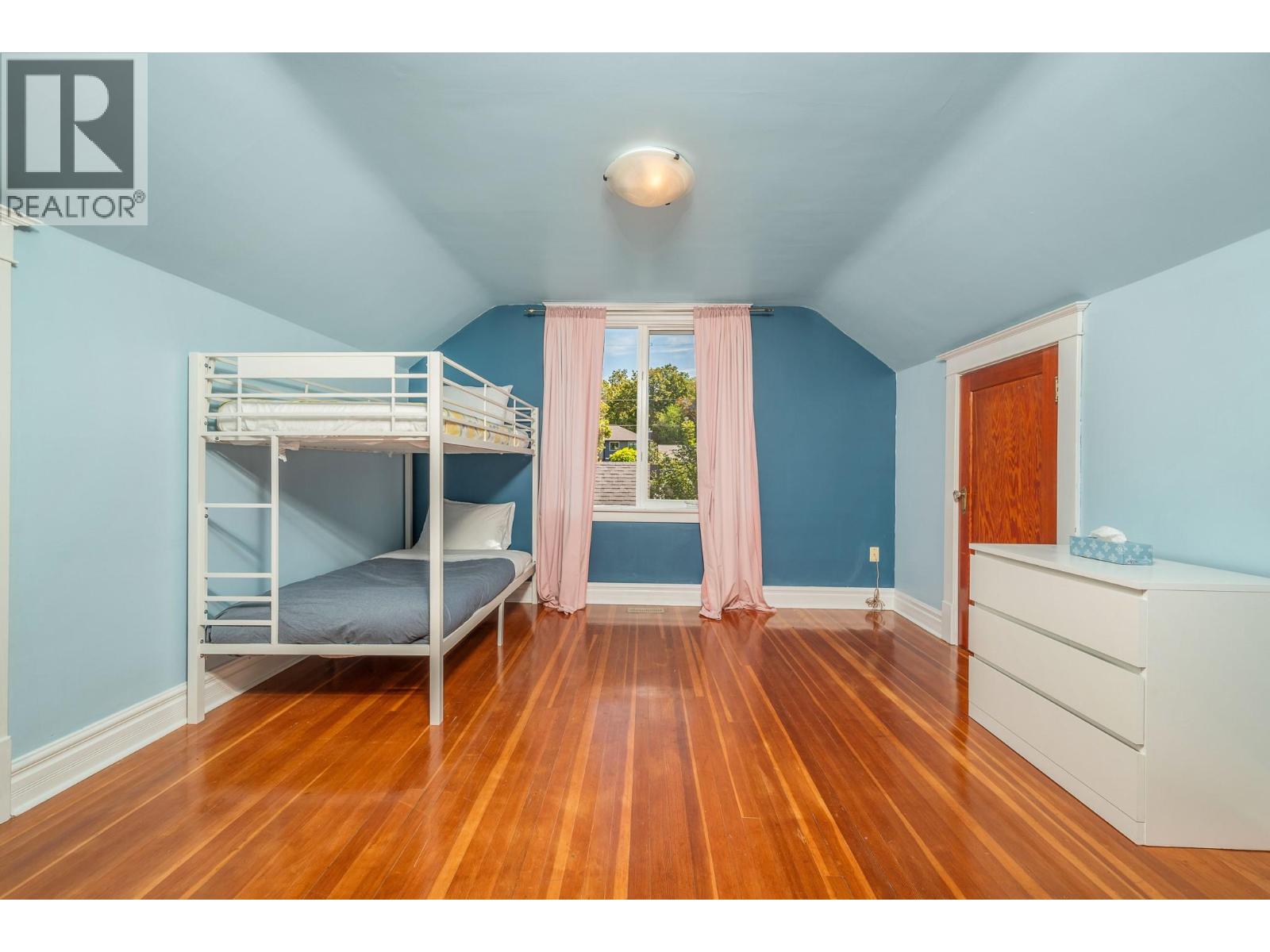 Photo 5 of 2501 30 Avenue, Vernon BC