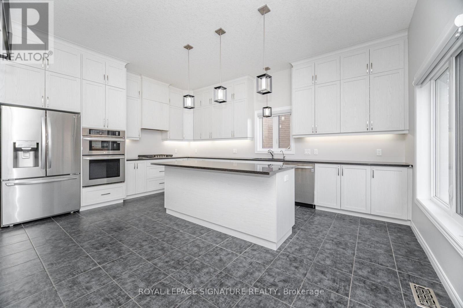 Photo 34 of 101 Sass Crescent, Brant ON