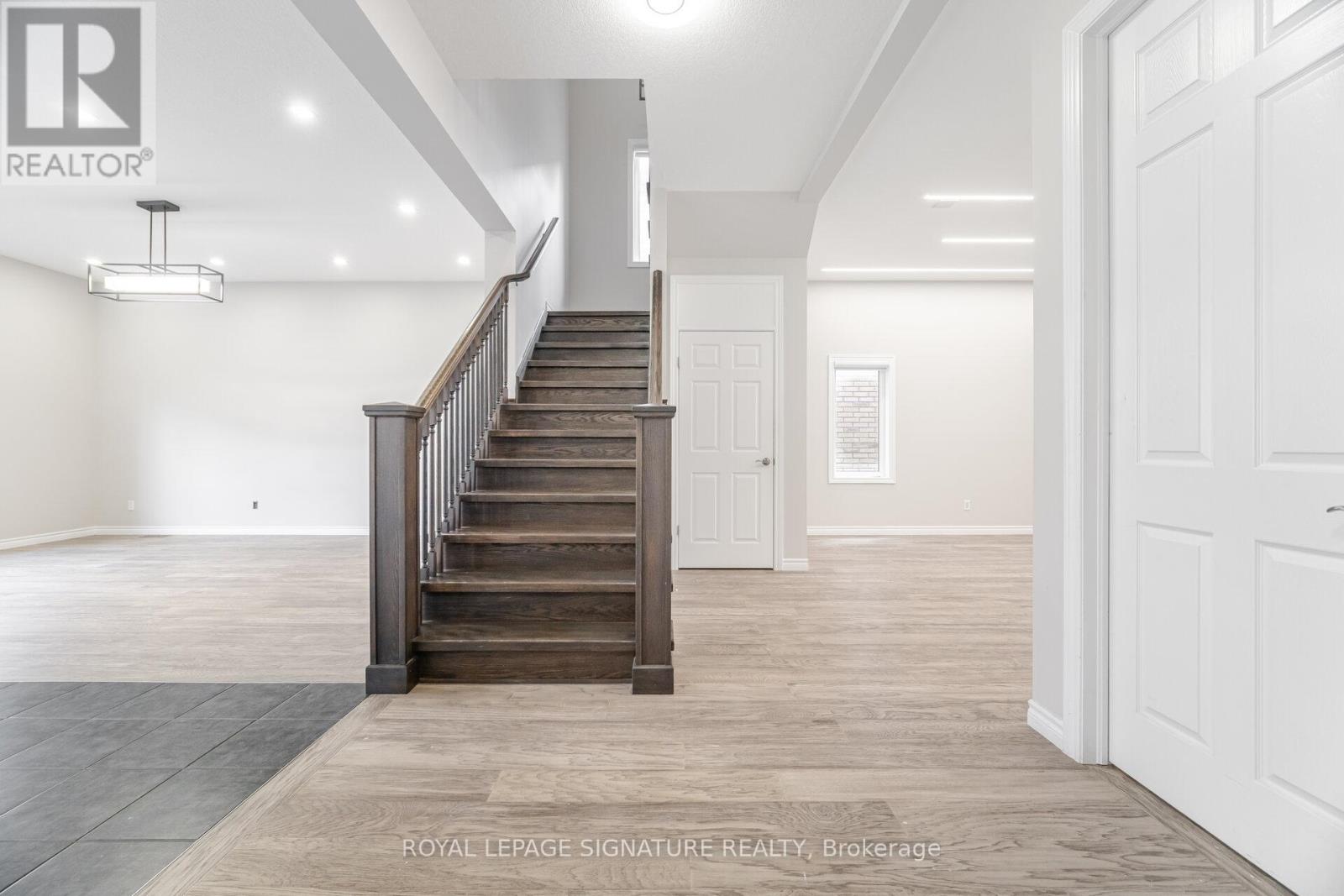 Photo 26 of 101 Sass Crescent, Brant ON