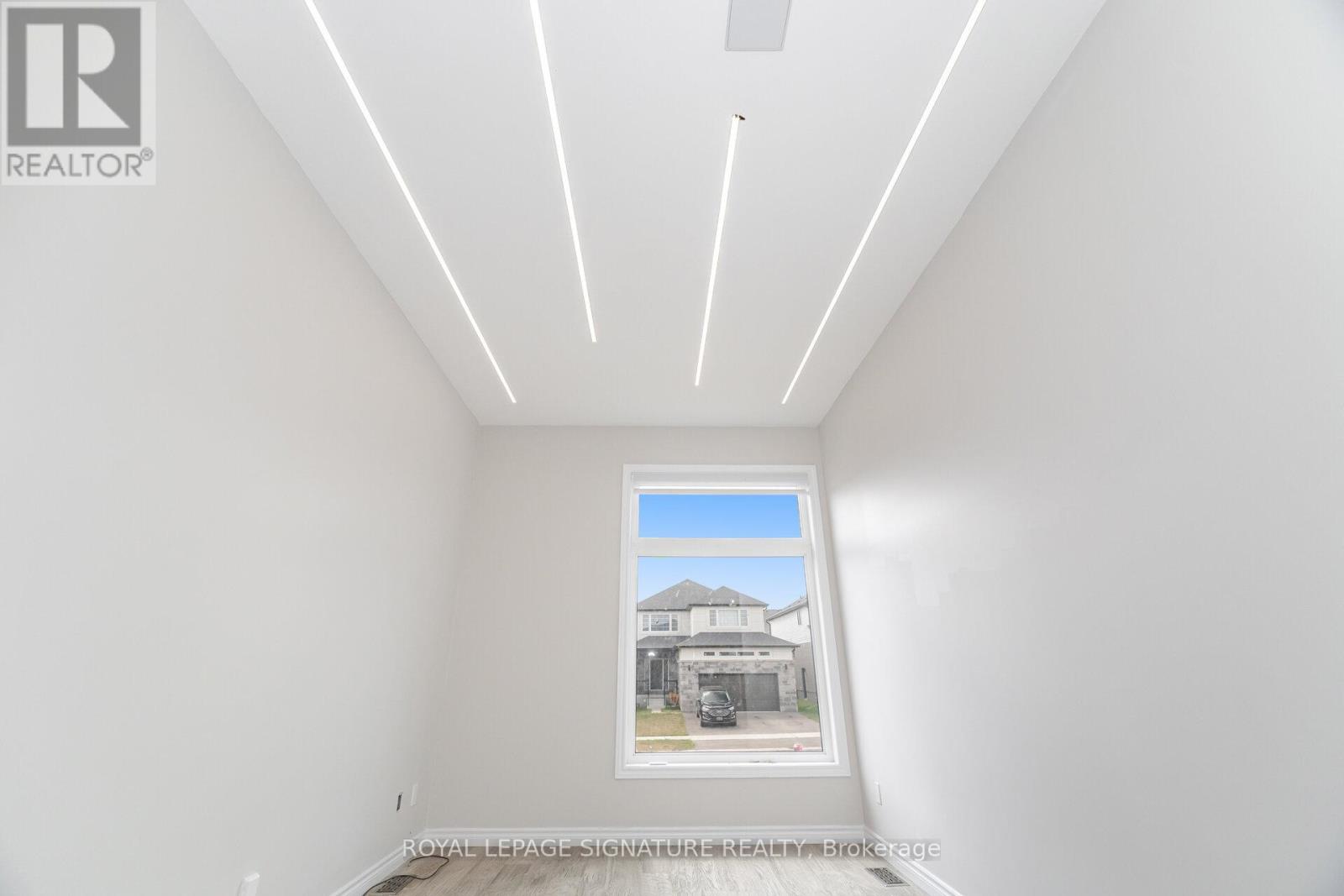 Photo 22 of 101 Sass Crescent, Brant ON