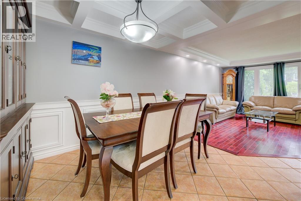 Photo 10 of 118 Dalegrove Drive, Kitchener ON