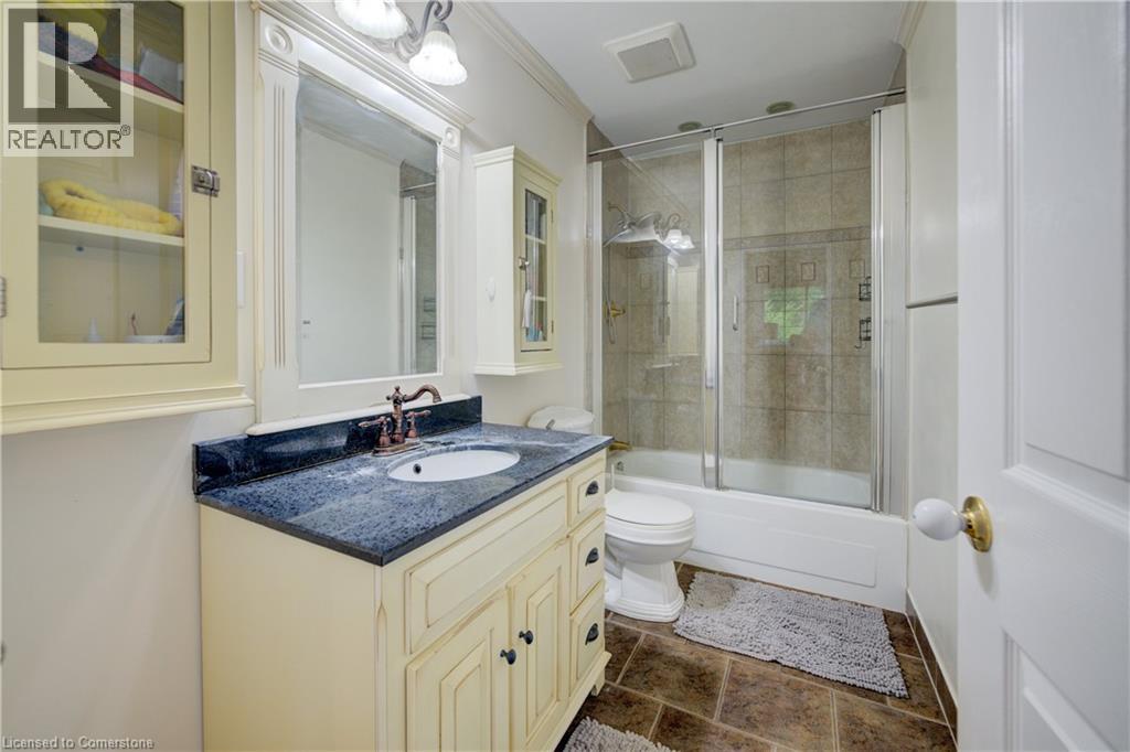 Photo 21 of 118 Dalegrove Drive, Kitchener ON