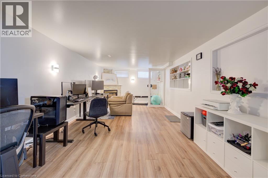 Photo 28 of 118 Dalegrove Drive, Kitchener ON