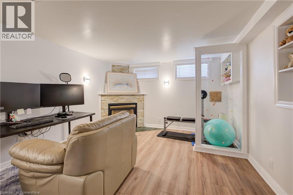 Photo 29 of 118 Dalegrove Drive, Kitchener ON