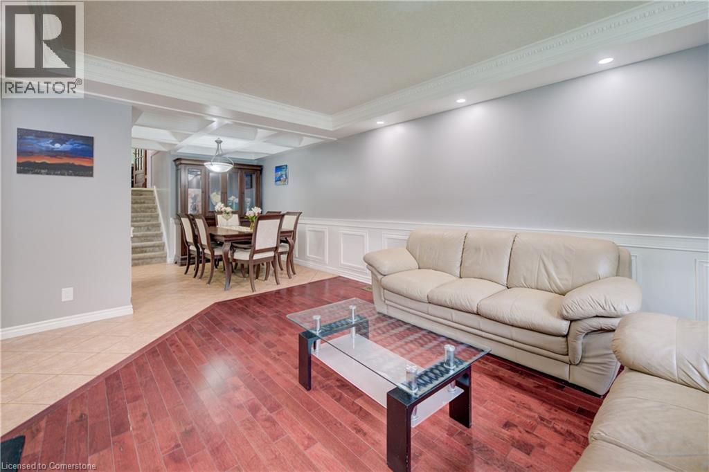 Photo 6 of 118 Dalegrove Drive, Kitchener ON