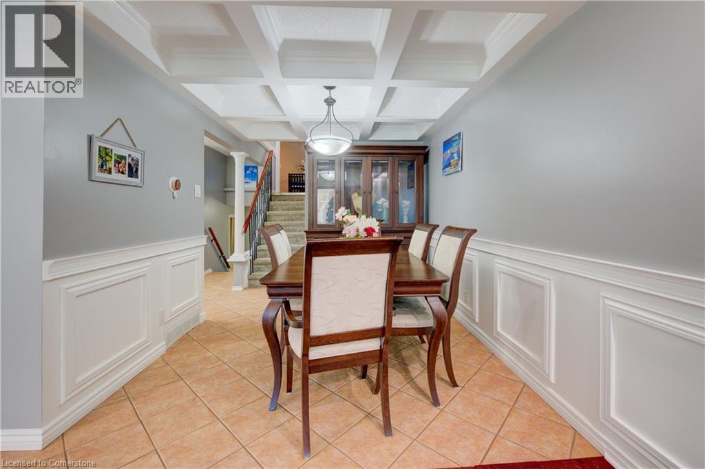Photo 9 of 118 Dalegrove Drive, Kitchener ON