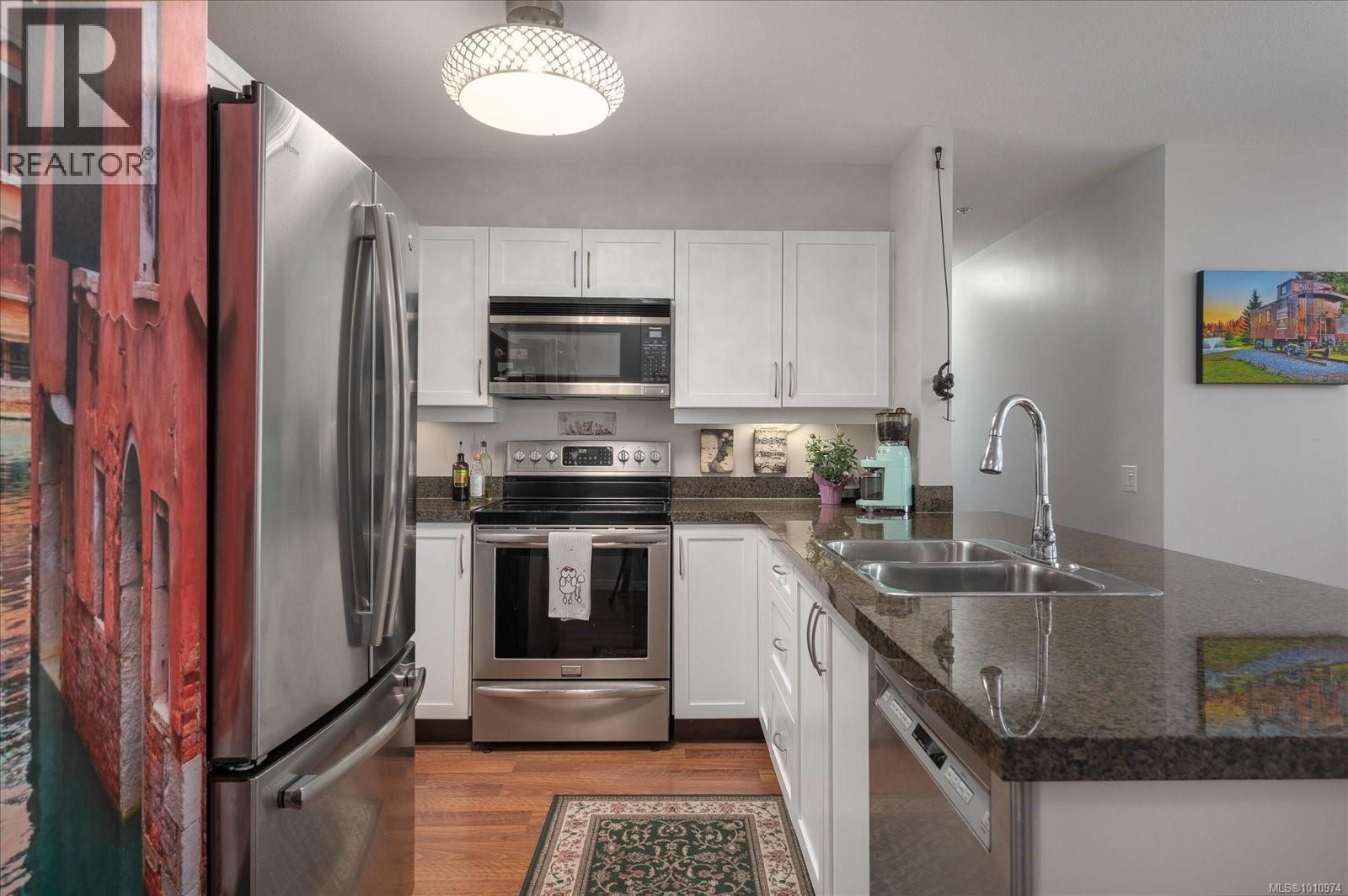 Photo 4 of 404 297 Hirst Ave W, Parksville BC