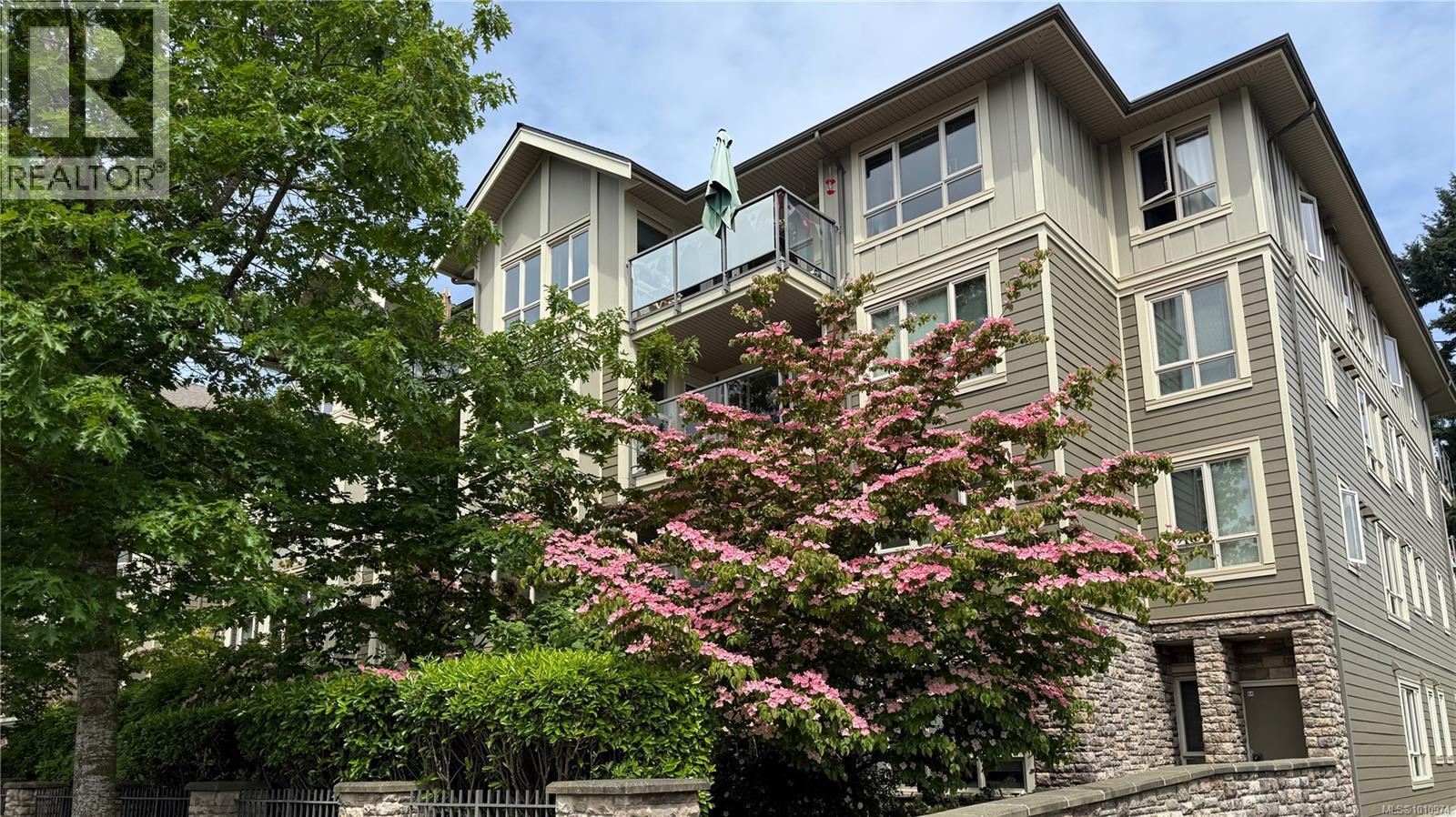 Photo 2 of 404 297 Hirst Ave W, Parksville BC