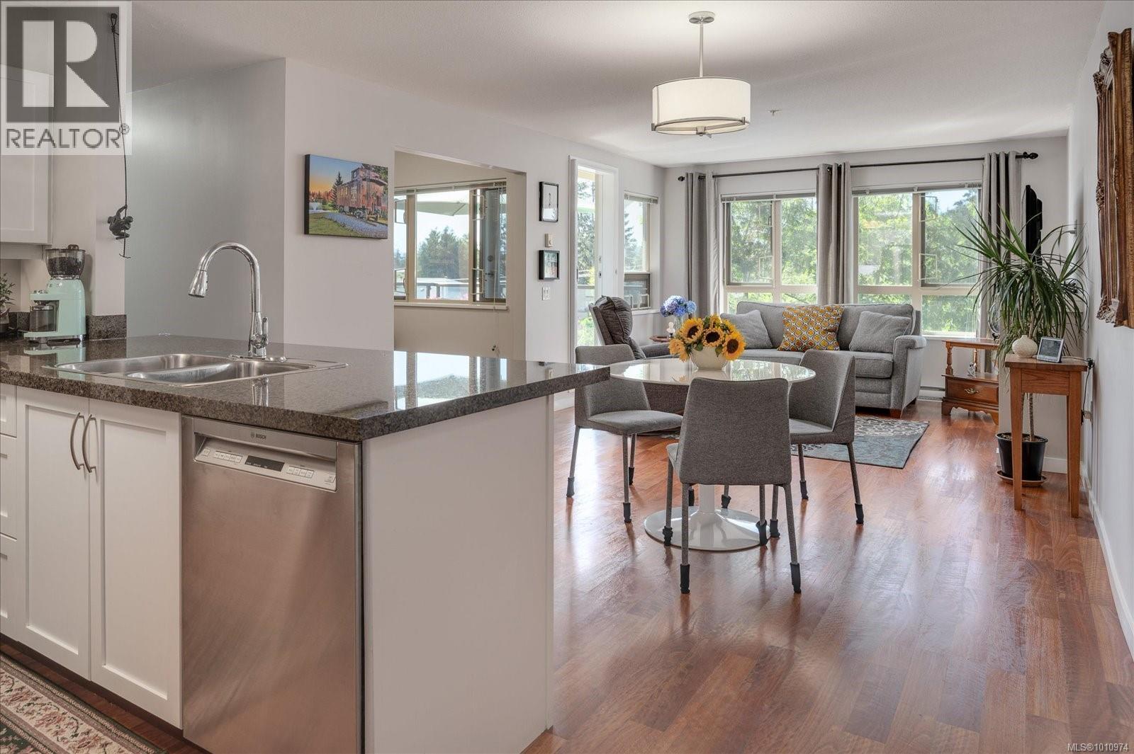 Photo 6 of 404 297 Hirst Ave W, Parksville BC